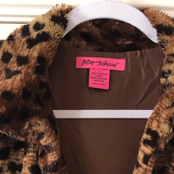 Betsy Johnson leopard vest - Picture 2 of 4